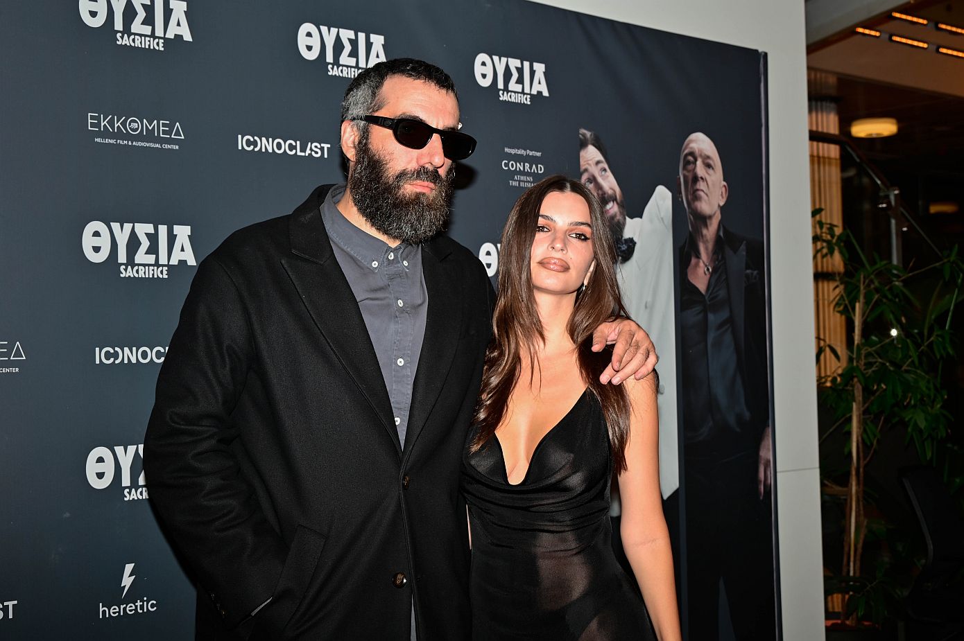 Στη Στέγη του Ιδρύματος Ωνάση για την πρεμιέρα της «Θυσίας» ο Ρομέν Γαβράς &#8211; Μαζί του η Έμιλι Ραταϊκόφσκι και ο Βενσάν Κασέλ