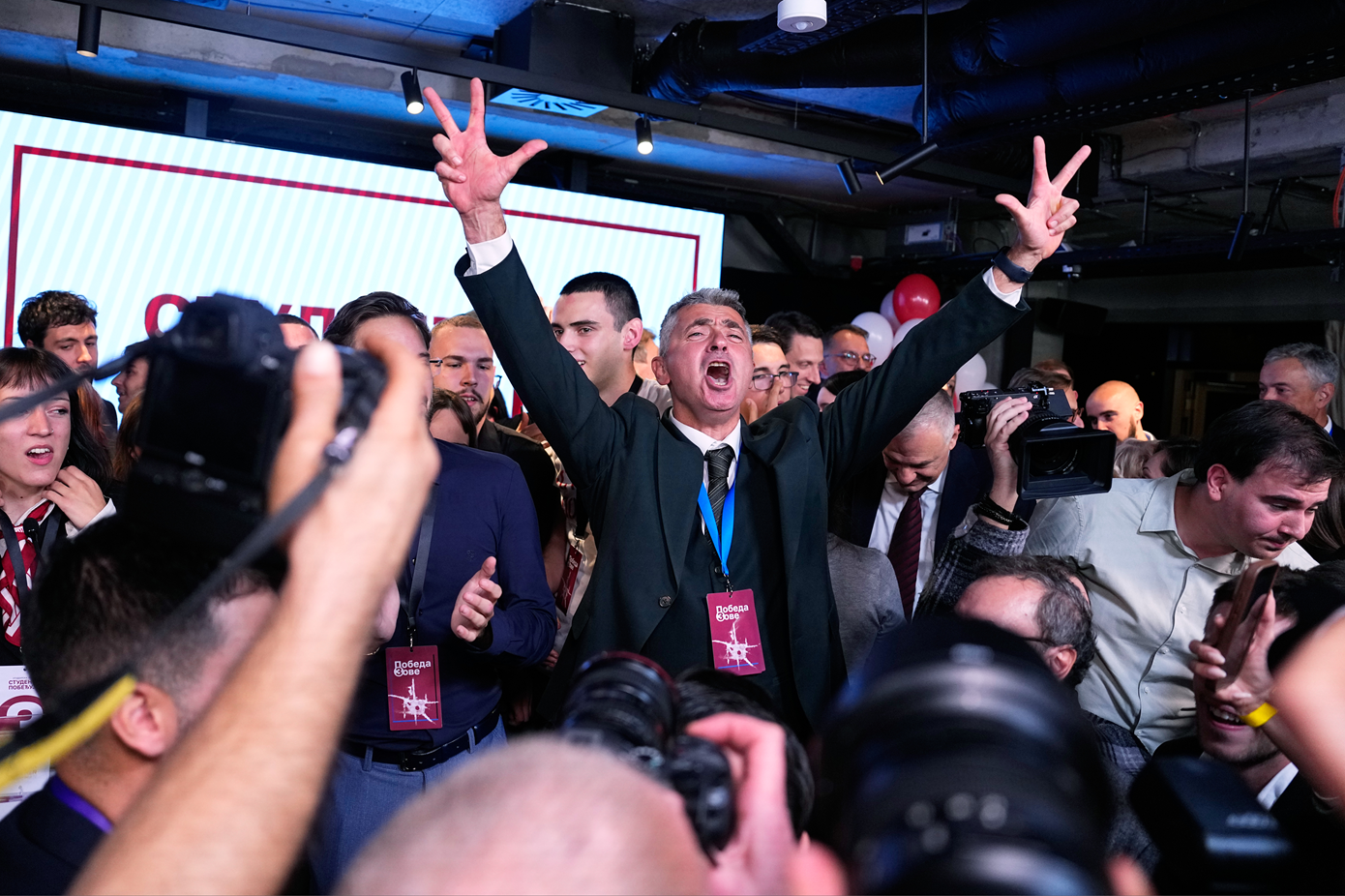 Εκλογές στη Σερβία: Νικητής το φοιτητικό κίνημα, παραδέχθηκε την ήττα του ο Βούτσιτς &#8211; Πανηγυρίζουν στους δρόμους οι Σέρβοι