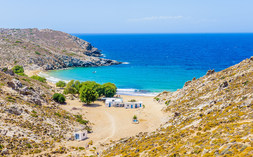 Travel + Leisure: Δύο άγνωστες στο ευρύ κοινό ελληνικές παραλίες στην κορυφαία δεκάδα της Ευρώπης 2 shutterstock 738735991