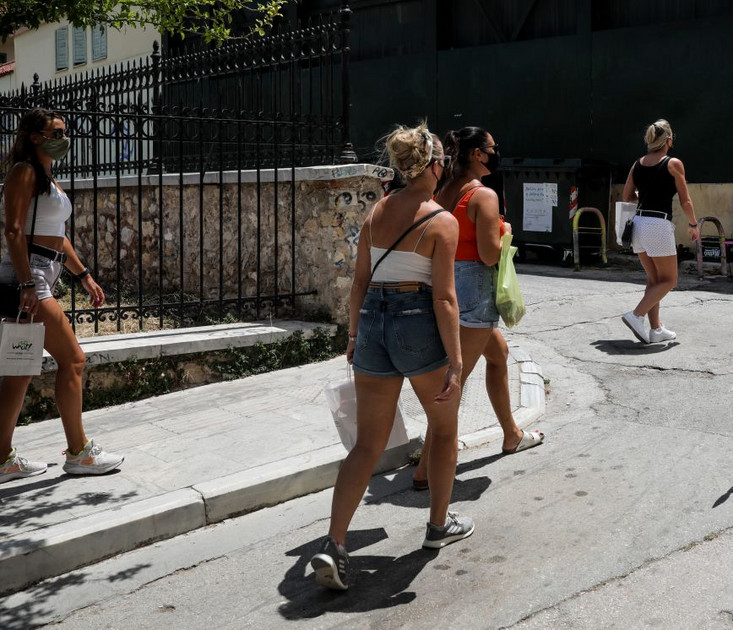 Θεοχάρης: 260.000 αφίξεις τουριστών στην Ελλάδα από τη Γερμανία τον Ιούνιο 3 TOURISTES