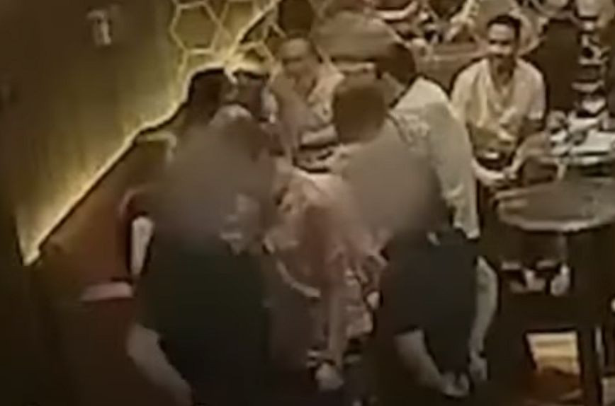 Britain: A policeman threw spoons at a bar employee and was removed from his service