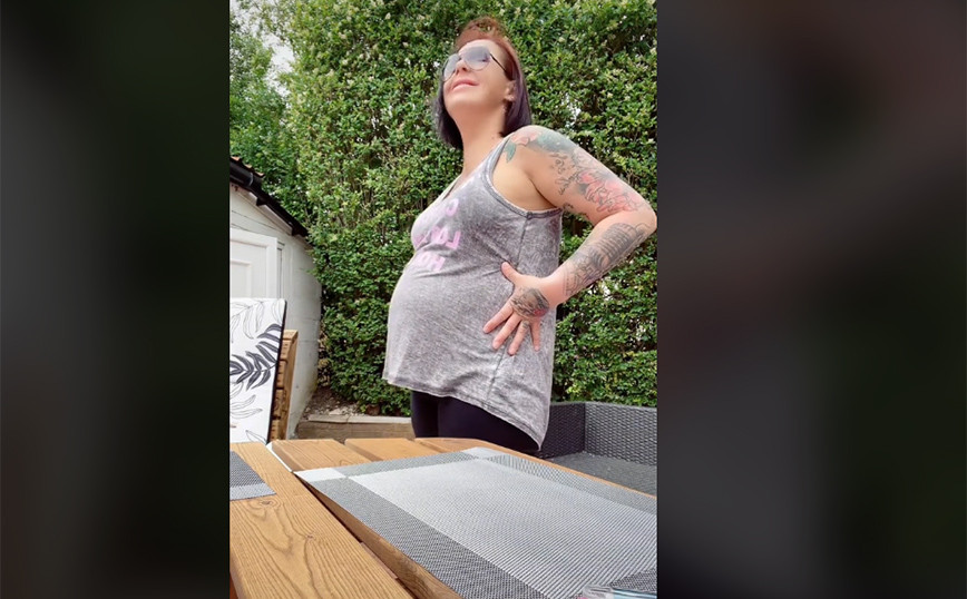The woman who couldn’t go to the bathroom for a month – The mystery disease and the videos on TikTok