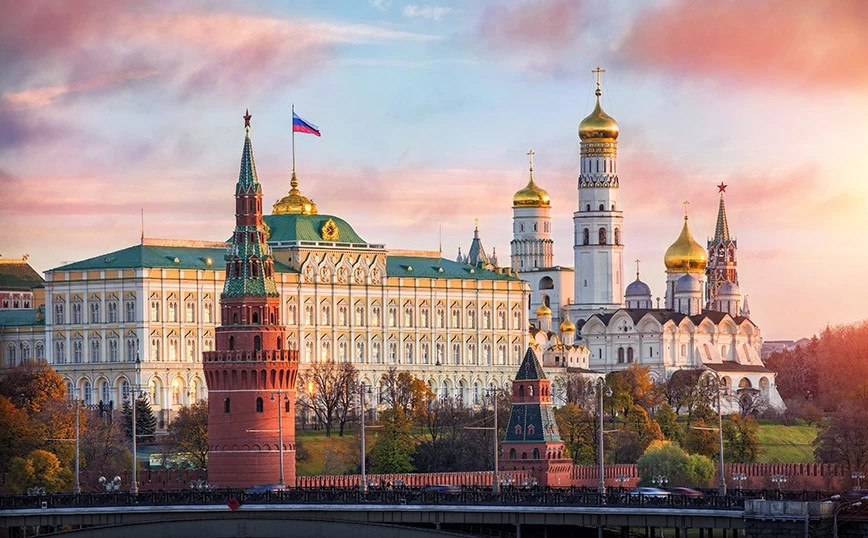 Russia: Kremlin calls on billionaires to return
