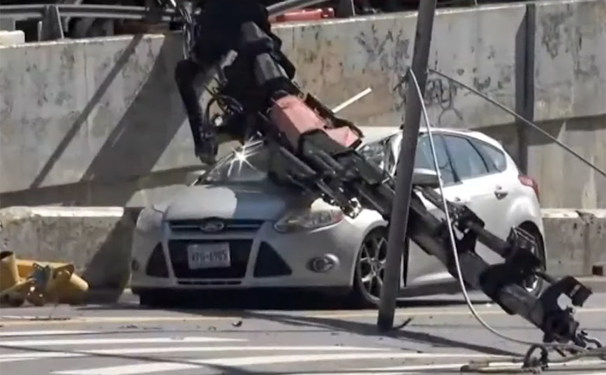 Shocking video from New York: A crane fell into a car – the driver was innocent