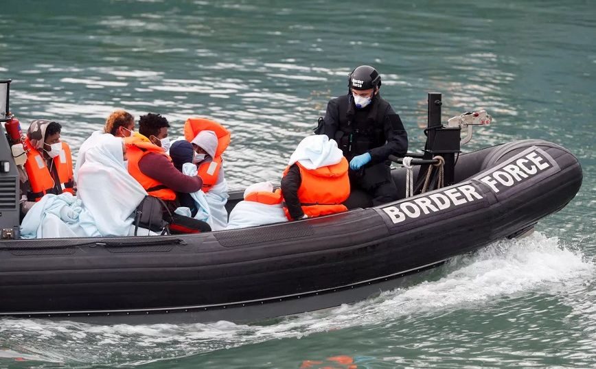 France and Britain joined hands to tackle irregular immigration: They signed a bilateral agreement
