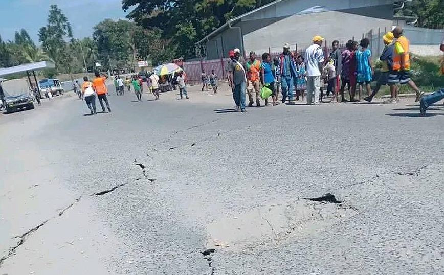A powerful 7.6 magnitude earthquake shook Papua New Guinea
