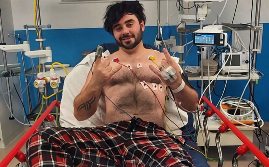 He was playing PlayStation in his living room and was struck by lightning – The pictures from the hospital
