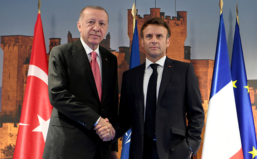 Macron to Erdogan: Avoid any escalation in the Eastern Mediterranean