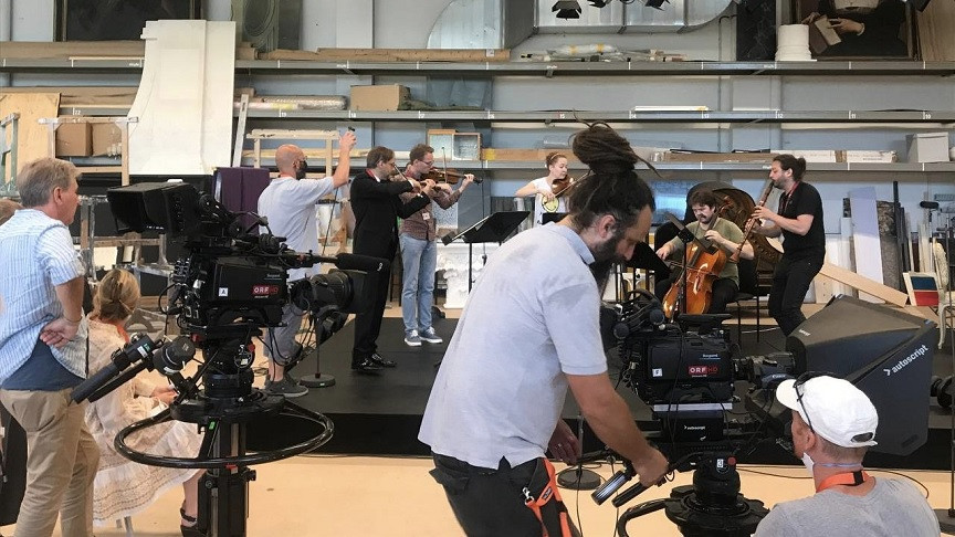 Germany: Concert hall bans Russian musicians from Theodoros Kourentzis orchestra from playing