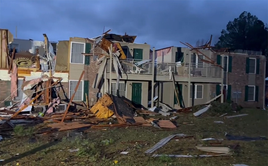 Alabama: A mother and her 8-year-old son tragically died due to a tornado
