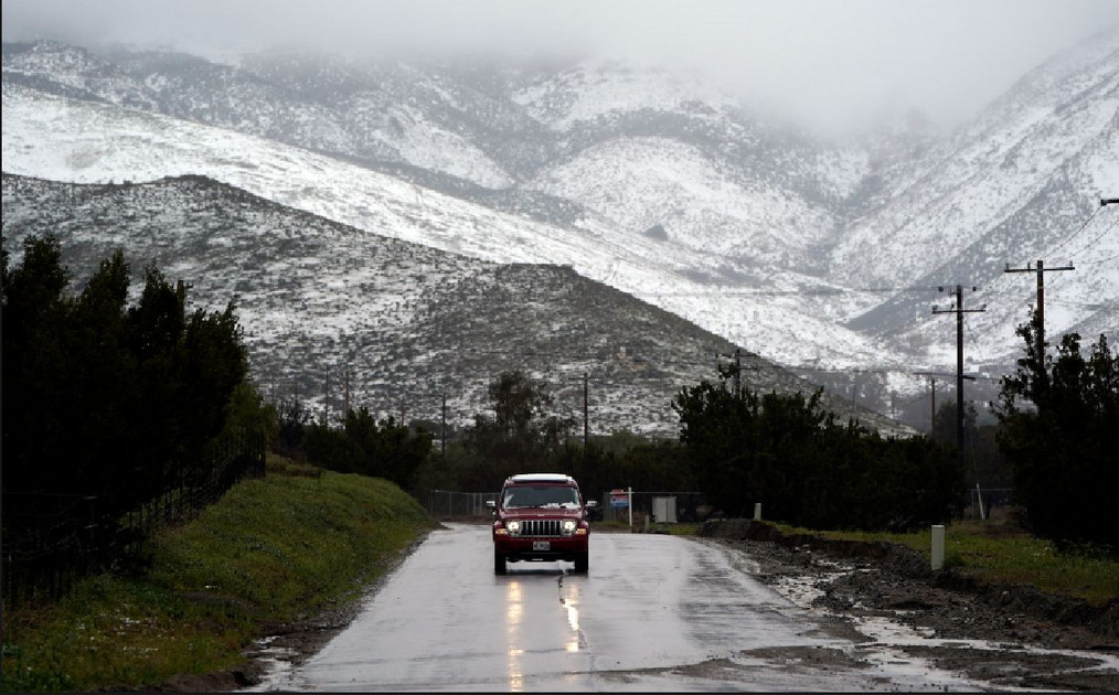 Heavy snowfall in California, with forecasters warning of flooding