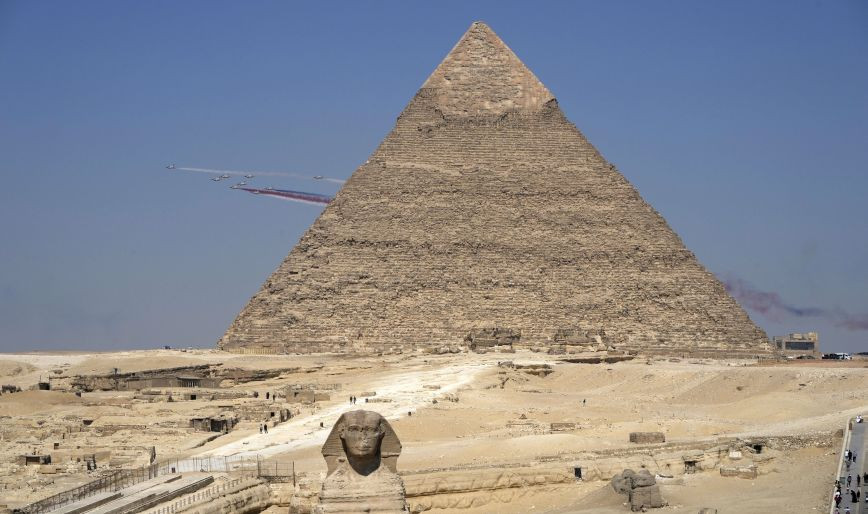 Secret passageway discovered behind the main entrance of the Great Pyramid of Giza