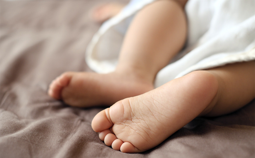 Two-year-old boy swallowed eight animal vaccination needles
