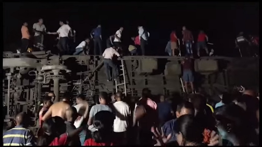 India: Over 200 dead and 800 injured in train collision