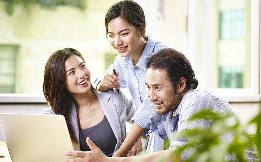 China's largest online travel company offers 50,000 yuan to its employees for each child they