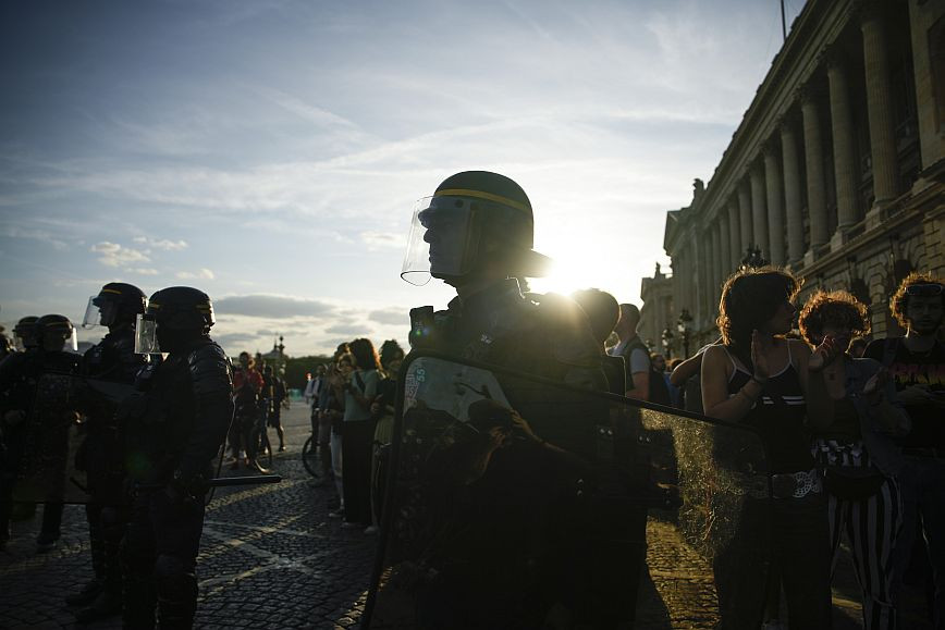 Mass demonstrations in French cities against police brutality