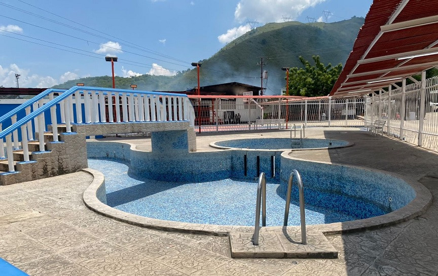 They had a better time ‘in’ than ‘out’ in this prison – It had a swimming pool, a bank, a casino, a club, a baseball field and a zoo