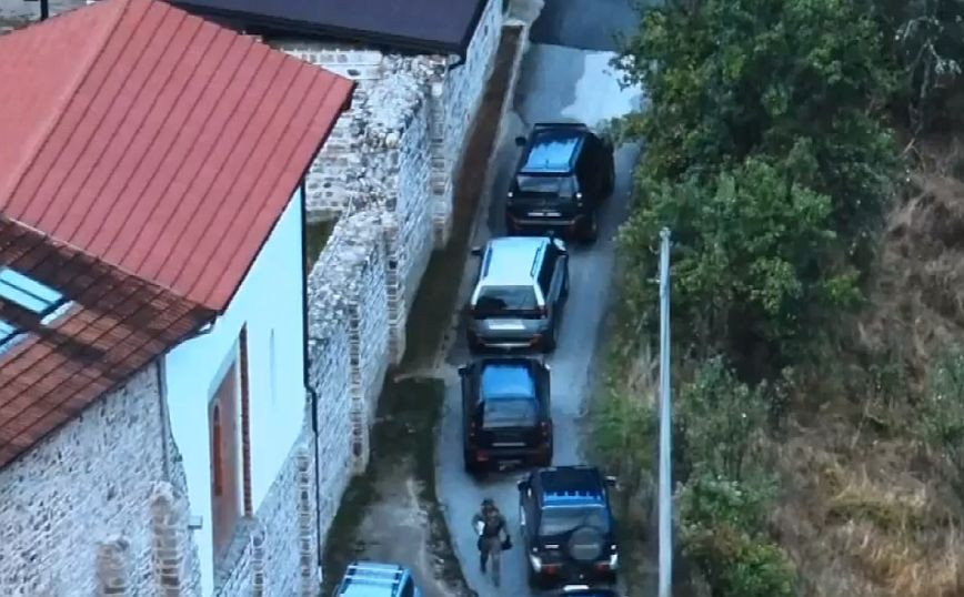 Kosovo: 30 armed men are trapped in a monastery – Police have surrounded them