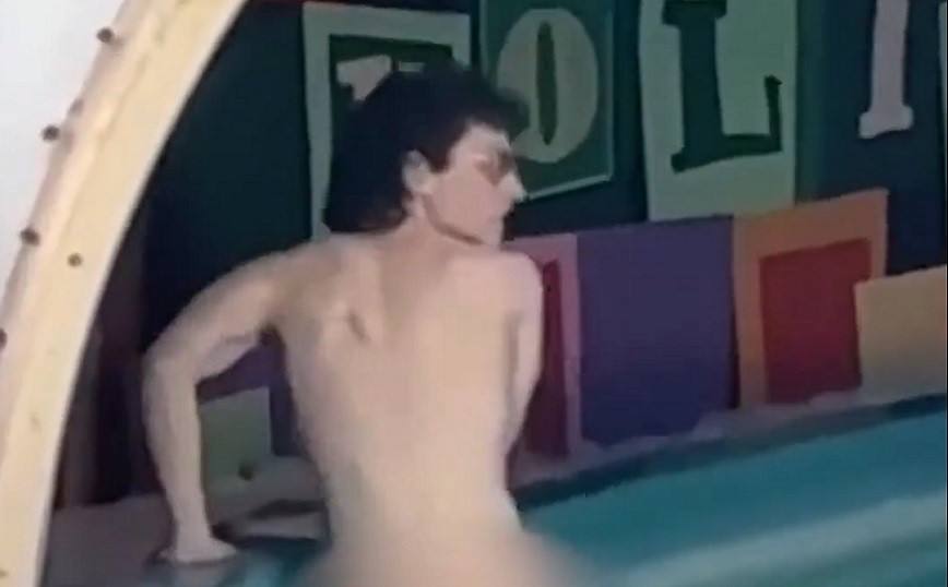 Naked man arrested under the influence of drugs at Disneyland – Furious parents shouted “Damn… In front of the kids?”