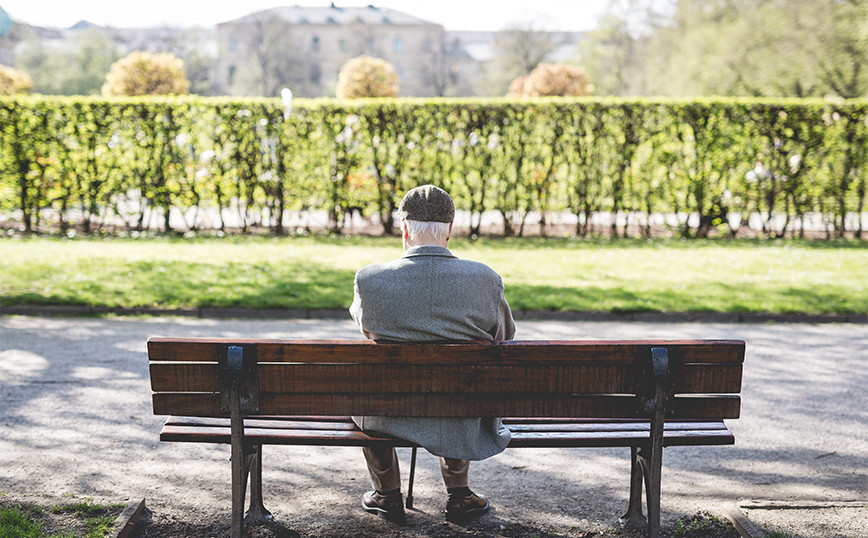 Grandpa Waited For Grandkids In Park And Moms Treated Him As A Pedophile – ‘Shame On You’ Was His Daughter’s Response