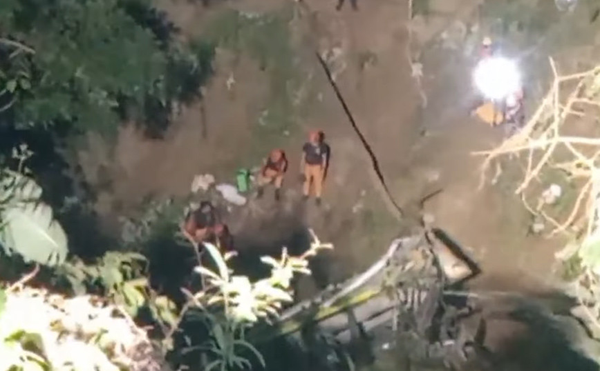 Tragedy in the Philippines: 17 dead in a car accident with a bus that fell into the ravine from a height of 30 meters