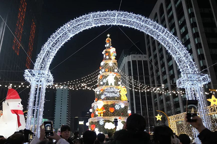 Christmas Eve Around The World 