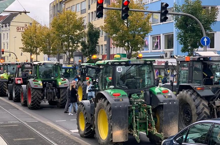 The conflict between farmers and the government in Germany is at its ...