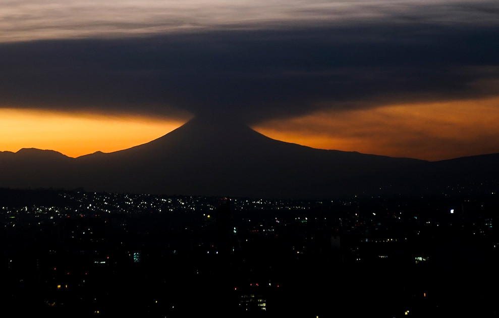 Column of dense ash from the Popocatepetl volcano in Mexico reached a height of 2,000 meters