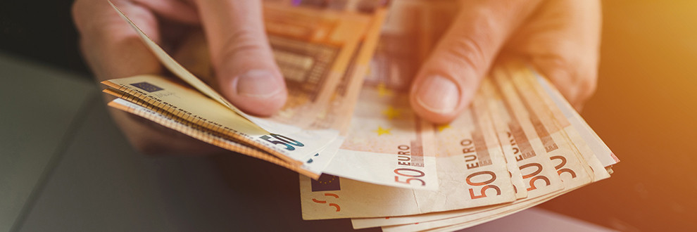 Operazioni in Grecia, Italia, Spagna e Francia: smantellate le organizzazioni criminali che commerciano banconote contraffatte