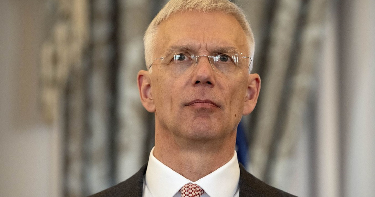 The Latvian Foreign Minister resigned, because he was traveling on expensive private flights and not on commercial ones