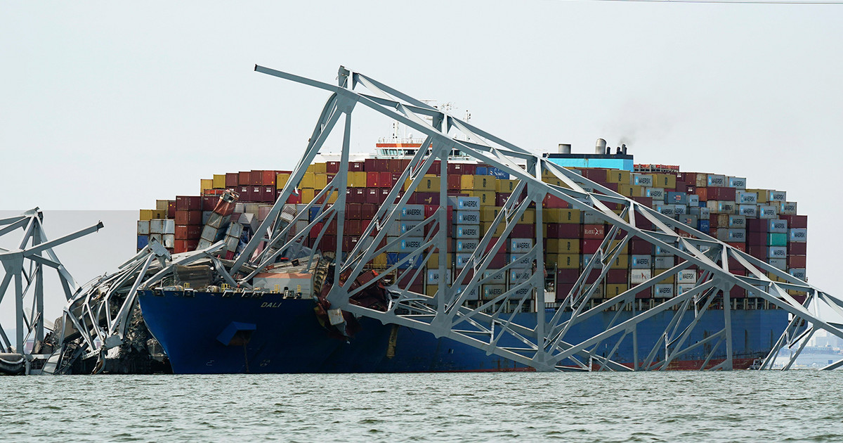 Fears for global supply chains after Baltimore bridge collapse