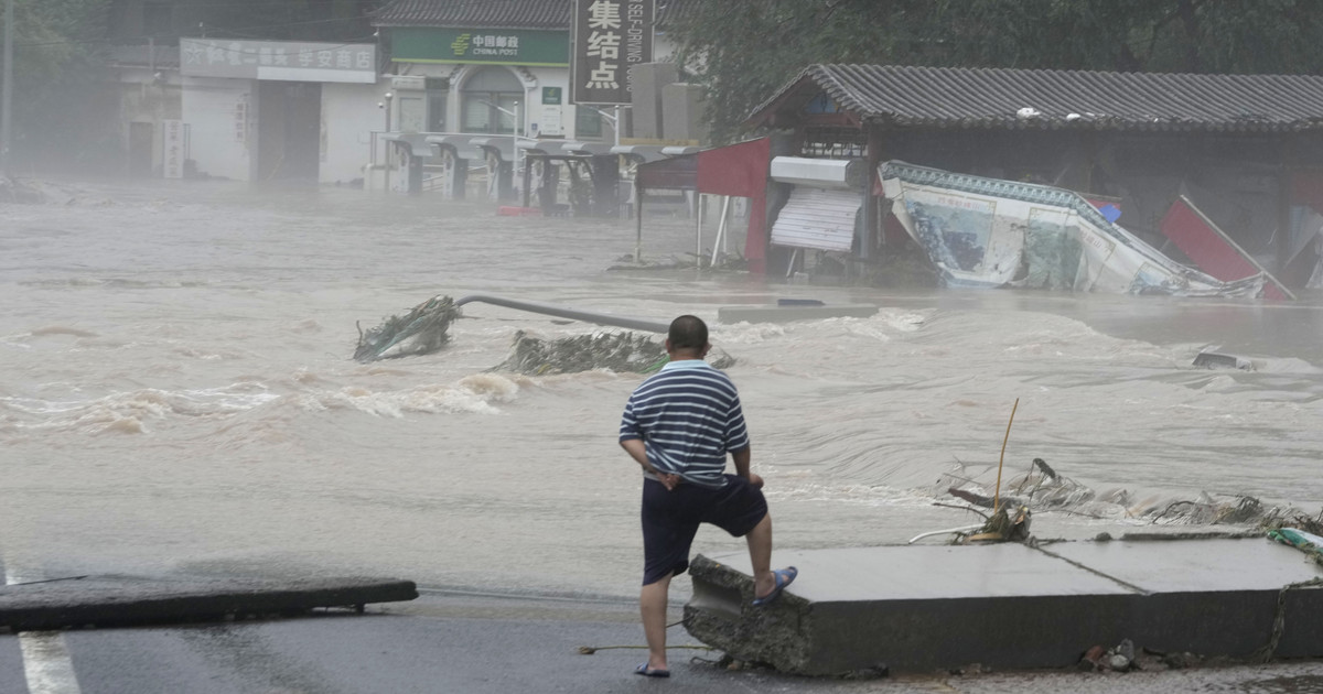 China: On “red alert” for flooding from overflowing rivers