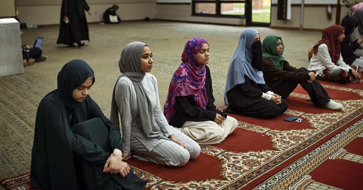 Ανησυχία στη Γερμανία: Οι μουσουλμάνοι μαθητές θεωρούν σημαντικότερο το  Κοράνι από τους νόμους του κράτους - Newsbeast
