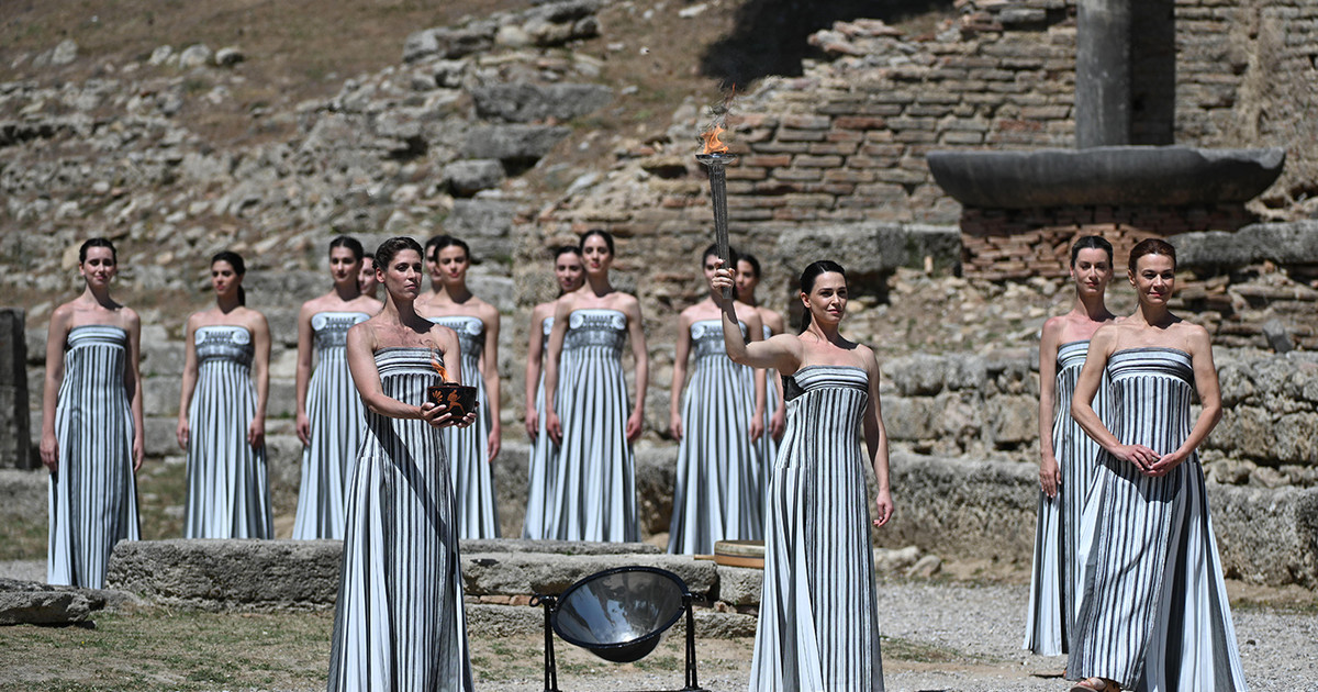 The French “had fun” with the touching ceremony in ancient Olympia – Dithyramboi by the French media for Greece
