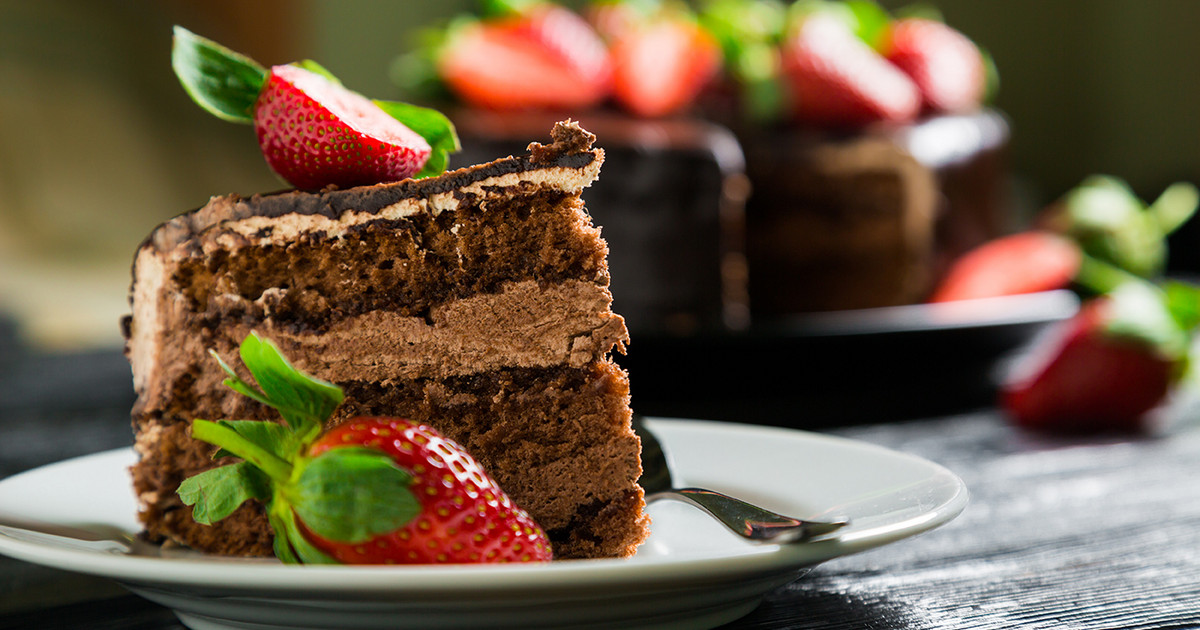 Υγιεινό cake με φράουλες και σοκολάτα