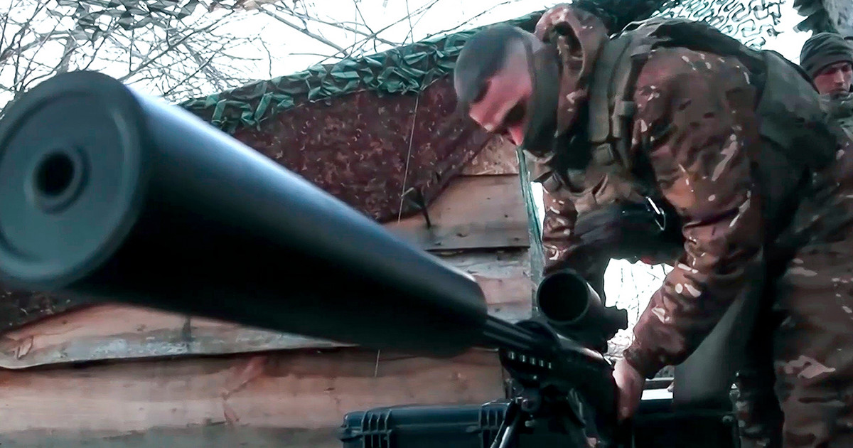 American sniper in Ukraine explains why he prefers Russian to American weapons