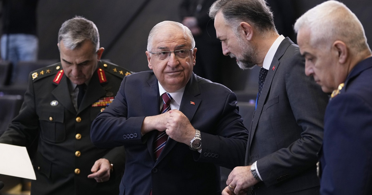 Ironic comment of the Turkish defense minister about the German president – “The man cuts a doner”