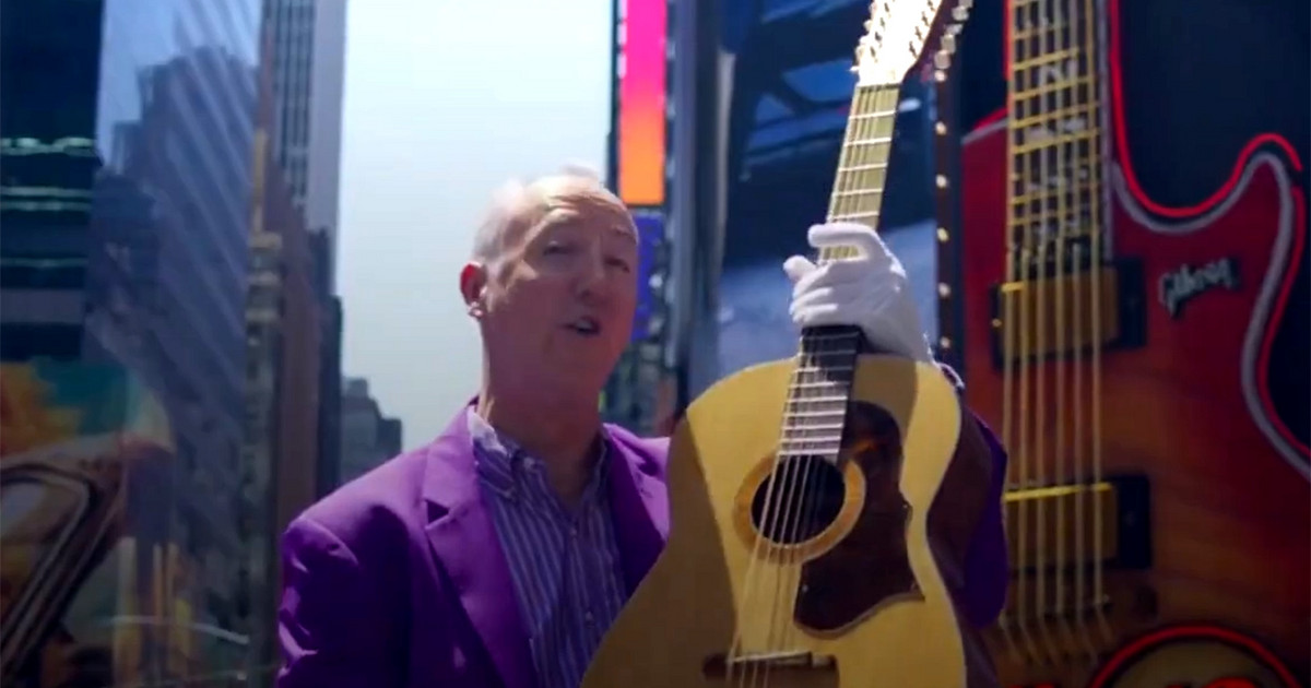 John Lennon's guitar from the album “Help!” has “broken” the auction record of the Beatles
