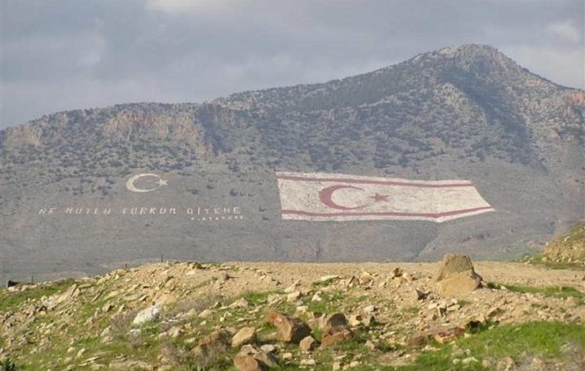 Greek Cypriot refugees were arrested for “espionage” in Trikomo – the Republic of Cyprus, in contact with the UN