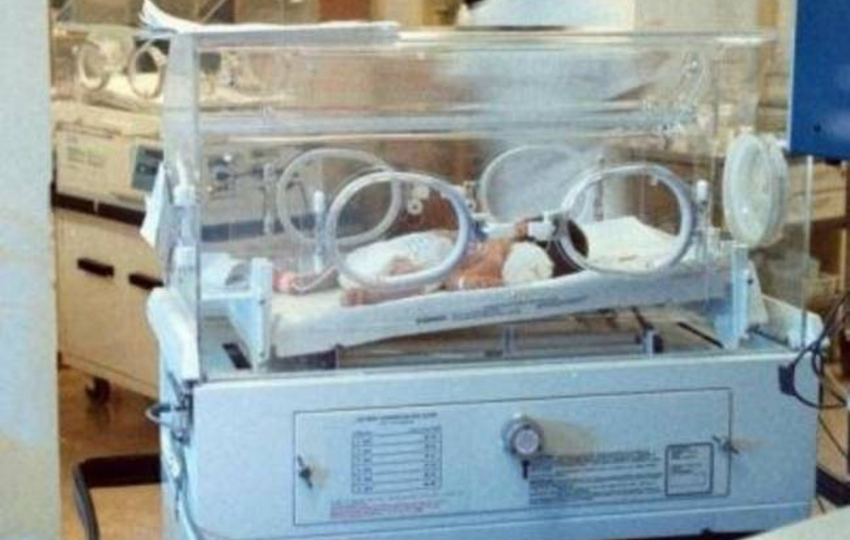 Hospital horror: 6 -year -old baby boy killed early baby by throwing it on the floor like doll Hospital horror: 6 -year -old baby boy killed early baby by throwing it on the floor like doll