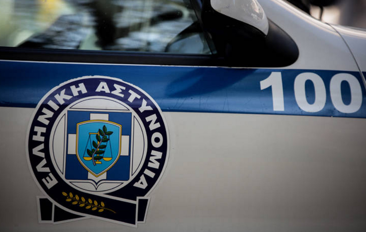 Διέρρηξαν το αυτοκίνητο βουλευτή της ΝΔ και αφαίρεσαν το όπλο του φρουρού του