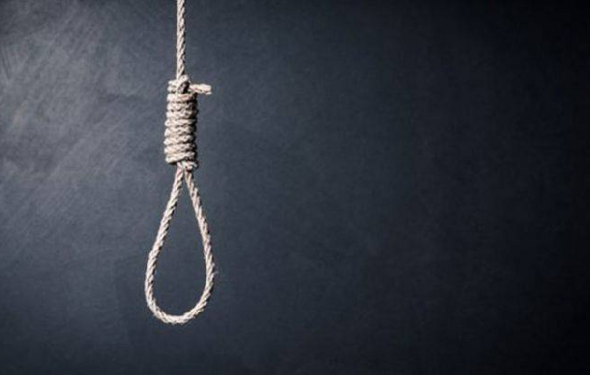 Iερέας κρεμάστηκε μέσα στον ναό στη Χάλκη Λάρισας