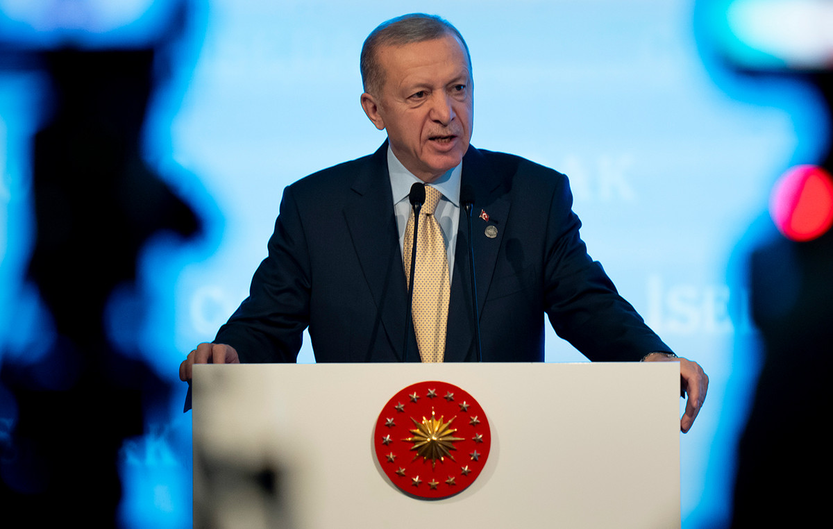 Erdogan calls for the abolition of obstacles to Turkey in European defense