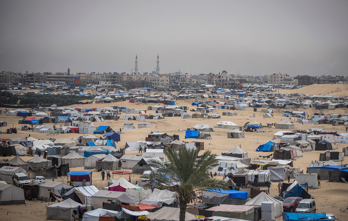 Out of Control The Gaza Crisis: everything collapses without food, fuel and vaccines