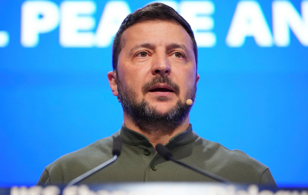 Zelenski says Russia has gathered 50,000 troops near the Sumi District