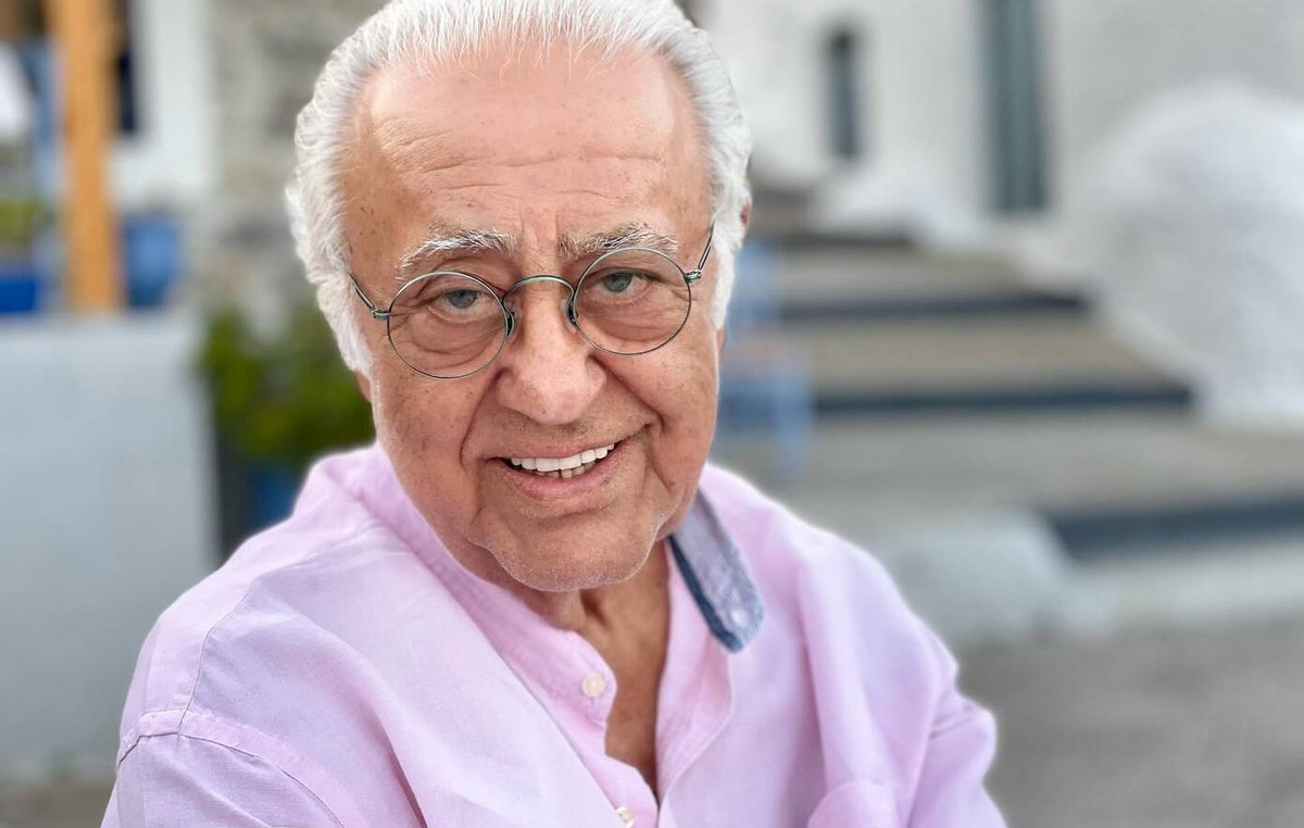 Πέθανε ο προσωπικός σκηνοθέτης του Ανδρέα Παπανδρέου, Τάσος Μπιρσίμ