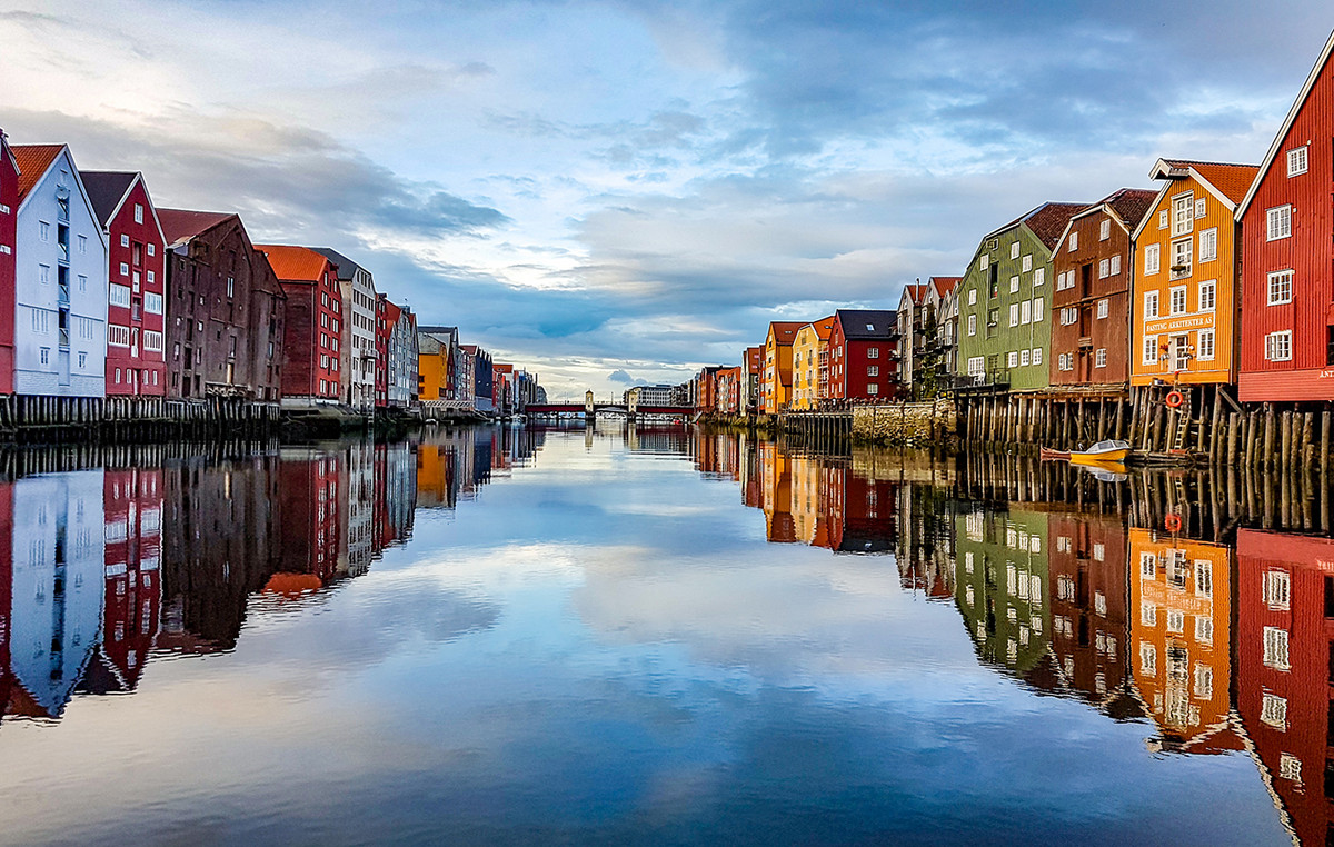 Norwegians vote in two -day parliamentary elections