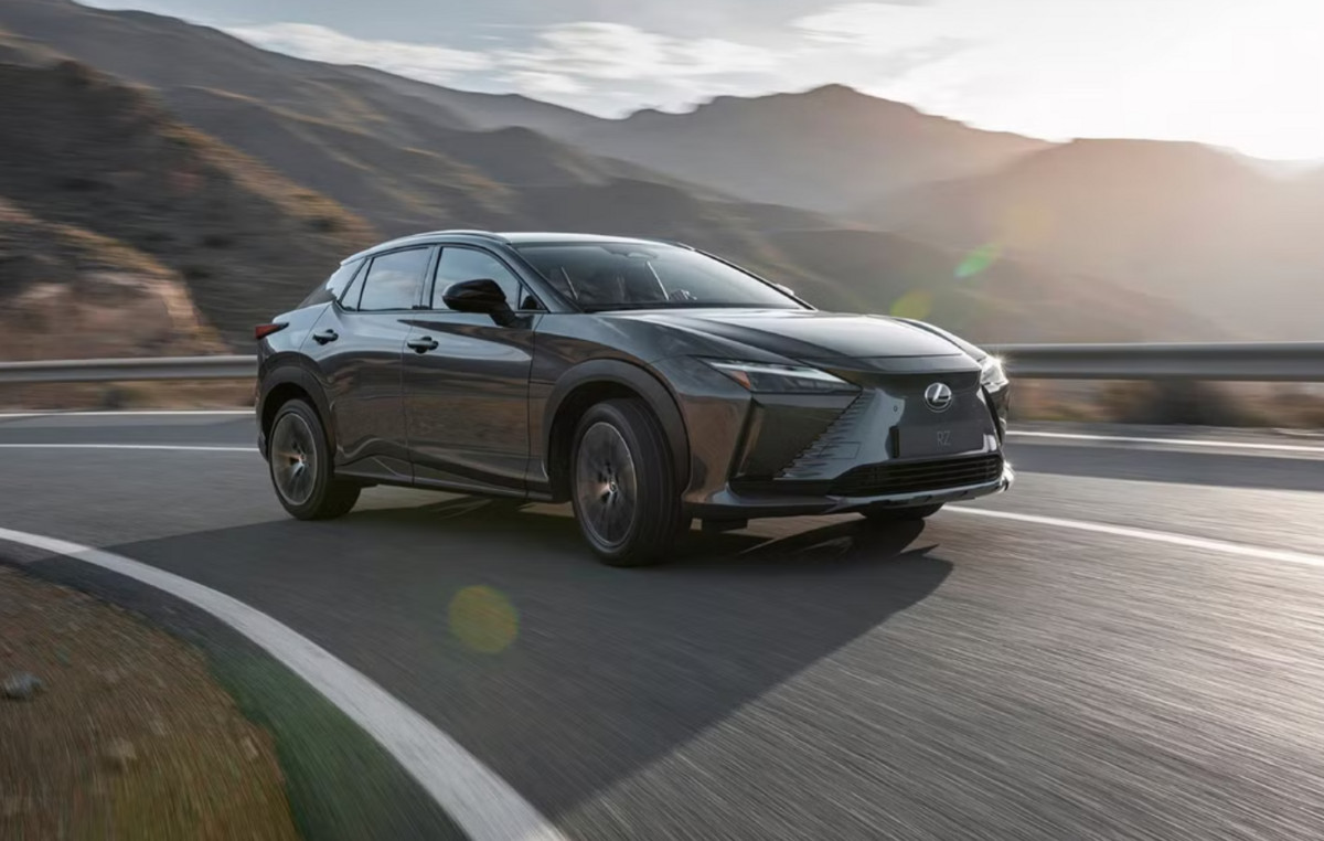 Η Lexus μείωσε δραματικά την τιμή στο RZ 2025 - Newsbeast