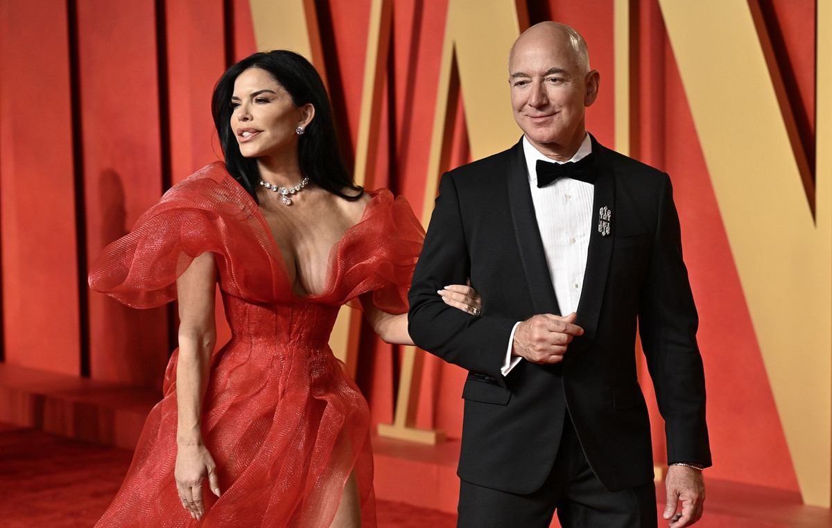 Jeff Bezos denies getting married after Christmas: ‘Don’t be gullible