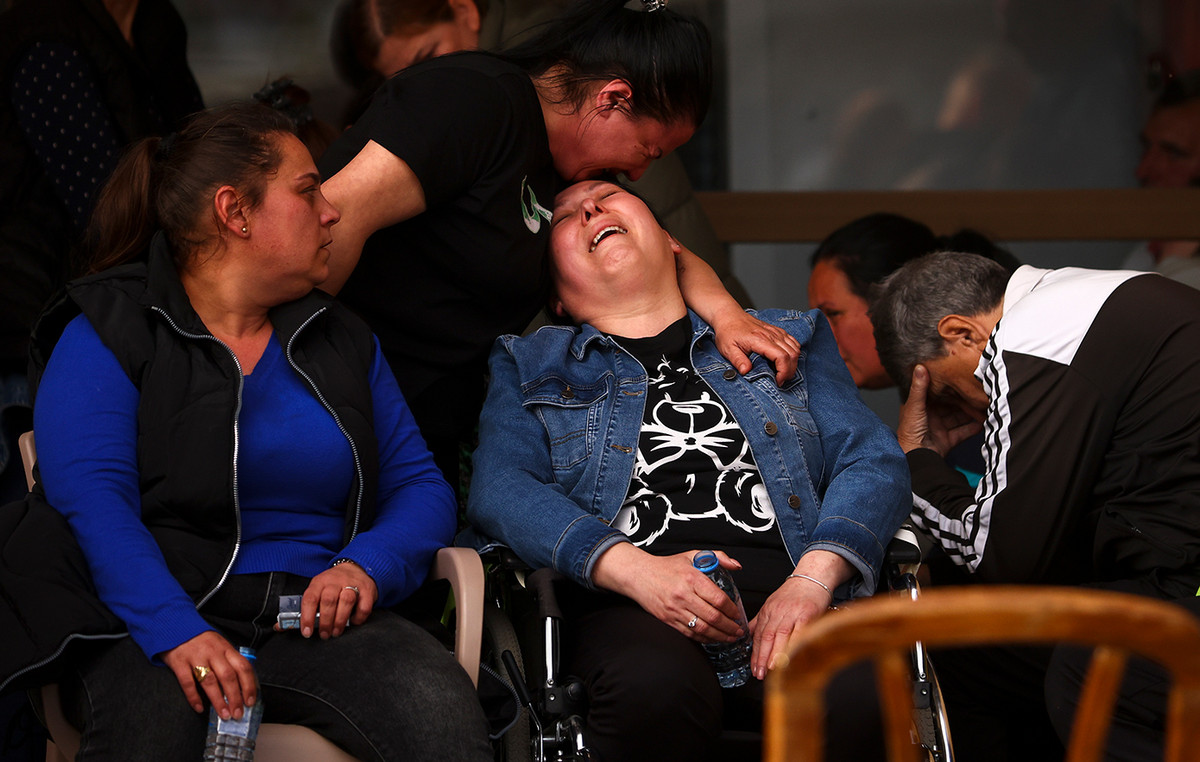 Lament in northern Macedonia for the 59 dead by fire – government officials among the 20 arrested